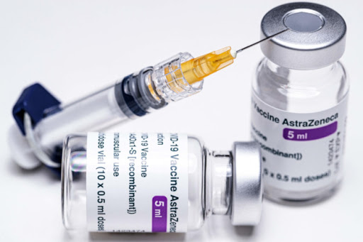 Nuovo nome per il vaccino AstraZeneca: si chiamerà Vaxzevria